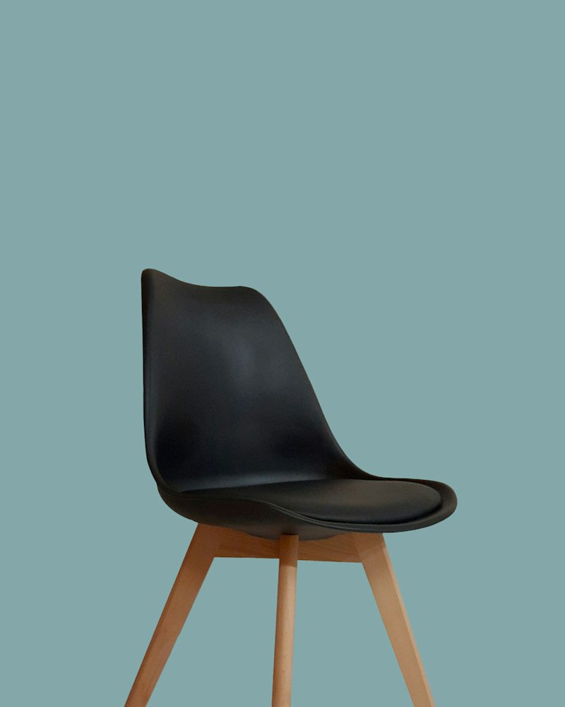Minimalist Teal Lounge Chair